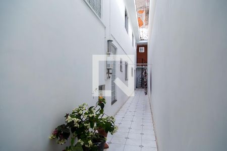 Casa à venda com 200m², 3 quartos e 2 vagasCorredor