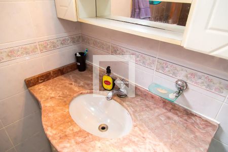 Casa à venda com 200m², 3 quartos e 2 vagasBanheiro da Suíte 2 - Pia