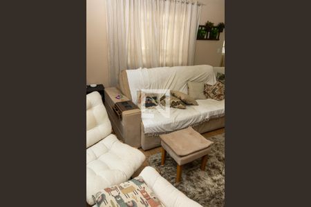 Casa à venda com 250m², 5 quartos e 3 vagas Casa à venda com 250m², 5 quartos e 3 vagasSala de Estar