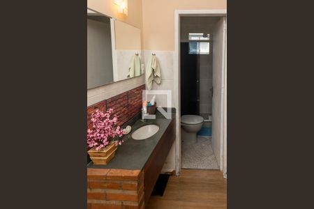 Casa à venda com 250m², 5 quartos e 3 vagas Casa à venda com 250m², 5 quartos e 3 vagasLavabo