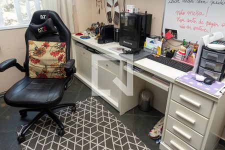 Casa à venda com 250m², 5 quartos e 3 vagas Casa à venda com 250m², 5 quartos e 3 vagasQuarto 1 Armários / Escritório