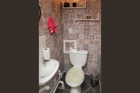 Casa à venda com 250m², 5 quartos e 3 vagas Casa à venda com 250m², 5 quartos e 3 vagasBanheiro Socila 1