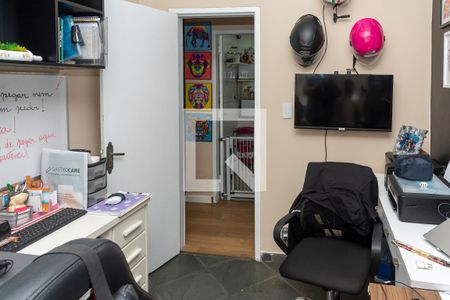 Casa à venda com 250m², 5 quartos e 3 vagas Casa à venda com 250m², 5 quartos e 3 vagasQuarto 1 Armários / Escritório