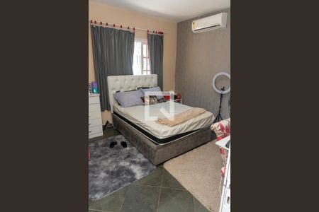 Casa à venda com 250m², 5 quartos e 3 vagas Casa à venda com 250m², 5 quartos e 3 vagasQuarto 3 - Armários