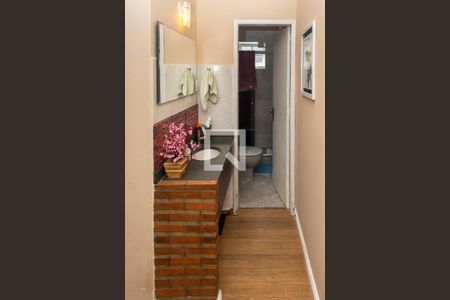 Casa à venda com 250m², 5 quartos e 3 vagas Casa à venda com 250m², 5 quartos e 3 vagasLavabo