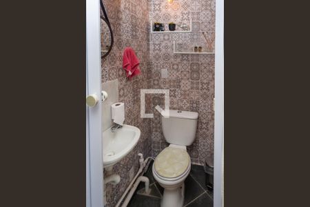 Casa à venda com 250m², 5 quartos e 3 vagas Casa à venda com 250m², 5 quartos e 3 vagasBanheiro Socila 1