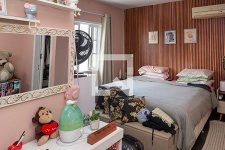 Casa à venda com 250m², 5 quartos e 3 vagas Casa à venda com 250m², 5 quartos e 3 vagasQuarto 5 Suite - Armários