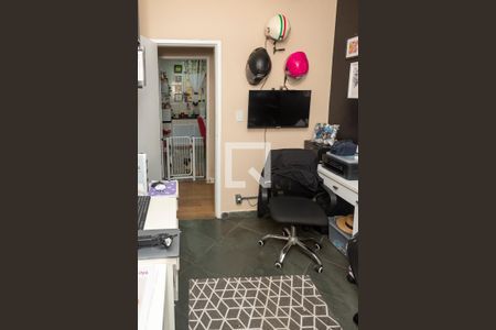 Casa à venda com 250m², 5 quartos e 3 vagas Casa à venda com 250m², 5 quartos e 3 vagasQuarto 1 Armários / Escritório