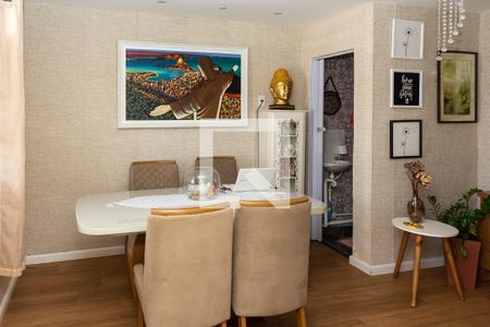 Casa à venda com 250m², 5 quartos e 3 vagas Casa à venda com 250m², 5 quartos e 3 vagasSala de Jantar