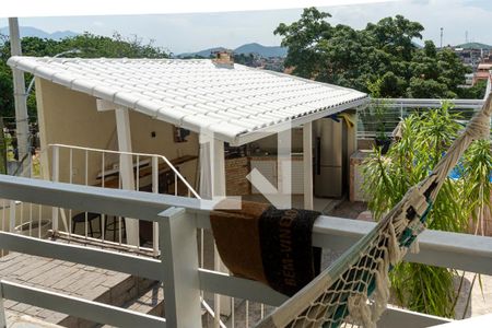 Casa à venda com 250m², 5 quartos e 3 vagas Casa à venda com 250m², 5 quartos e 3 vagasChurraqueira / piscina