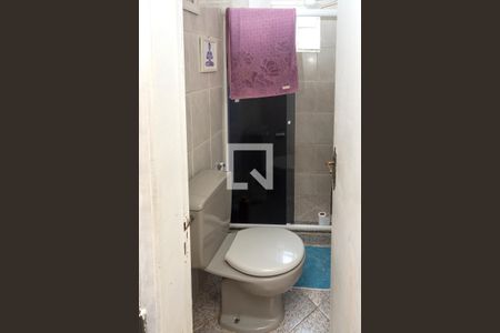 Casa à venda com 250m², 5 quartos e 3 vagas Casa à venda com 250m², 5 quartos e 3 vagasBanheiro Social 2