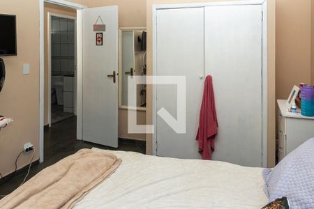 Casa à venda com 250m², 5 quartos e 3 vagas Casa à venda com 250m², 5 quartos e 3 vagasQuarto 3 - Armários