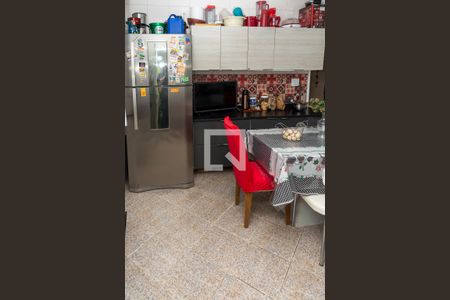 Casa à venda com 250m², 5 quartos e 3 vagas Casa à venda com 250m², 5 quartos e 3 vagasCopa-Cozinha