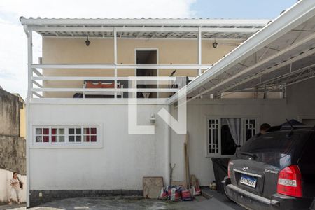 Casa à venda com 250m², 5 quartos e 3 vagas Casa à venda com 250m², 5 quartos e 3 vagasGaragem