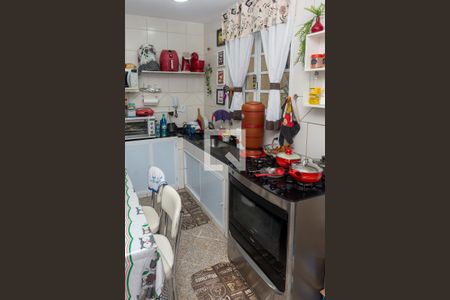 Casa à venda com 250m², 5 quartos e 3 vagas Casa à venda com 250m², 5 quartos e 3 vagasCopa-Cozinha