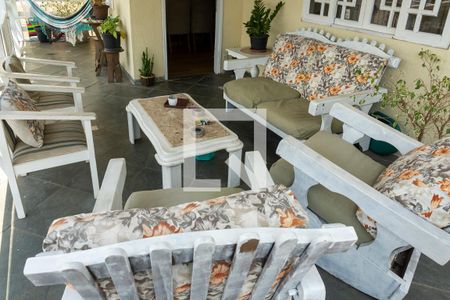 Casa à venda com 250m², 5 quartos e 3 vagas Casa à venda com 250m², 5 quartos e 3 vagasVaranda 1 andar