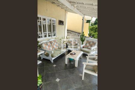 Casa à venda com 250m², 5 quartos e 3 vagas Casa à venda com 250m², 5 quartos e 3 vagasVaranda 1 andar