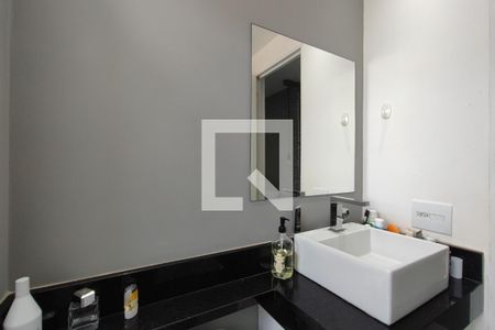 Banheiro Suíte de apartamento para alugar com 2 quartos, 55m² em Vila Satúrnia, Campinas