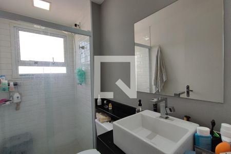 Banheiro Suíte de apartamento para alugar com 2 quartos, 55m² em Vila Satúrnia, Campinas