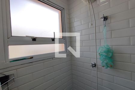 Banheiro Suíte de apartamento para alugar com 2 quartos, 55m² em Vila Satúrnia, Campinas
