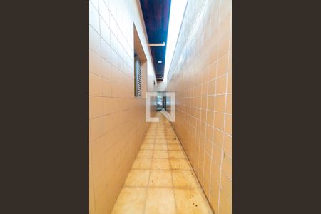 Casa à venda com 250m², 3 quartos e 2 vagasCorredor Lateral