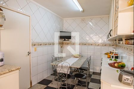 Casa à venda com 268m², 5 quartos e 3 vagasCozinha