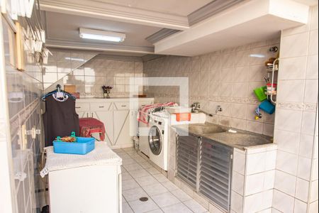 Casa à venda com 268m², 5 quartos e 3 vagasLavanderia