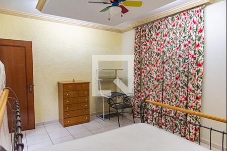 Casa à venda com 268m², 5 quartos e 3 vagasSuíte 3