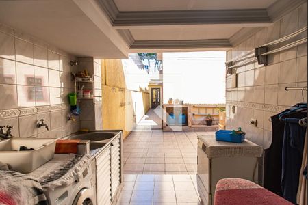 Casa à venda com 268m², 5 quartos e 3 vagasLavanderia