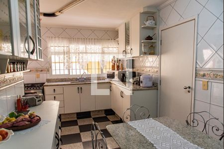 Casa à venda com 268m², 5 quartos e 3 vagasCozinha