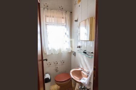 Casa à venda com 268m², 5 quartos e 3 vagasBanheiro de serviço