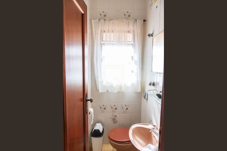 Casa à venda com 268m², 5 quartos e 3 vagasBanheiro de serviço