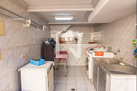 Casa à venda com 268m², 5 quartos e 3 vagasLavanderia