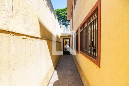 Casa à venda com 268m², 5 quartos e 3 vagasCorredor
