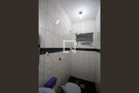 Banheiro 1 de casa à venda com 3 quartos, 250m² em Conjunto Residencial José Bonifácio, São Paulo