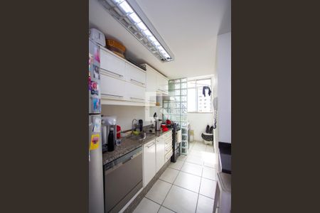 Apartamento à venda com 105m², 4 quartos e 2 vagasCozinha