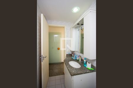 Apartamento à venda com 105m², 4 quartos e 2 vagasBanheiro Social