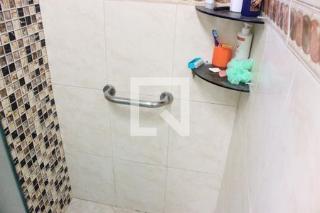 Casa à venda com 166m², 3 quartos e 3 vagasBanheiro 