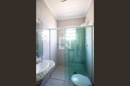 Casa à venda com 210m², 3 quartos e 4 vagasBanheiro