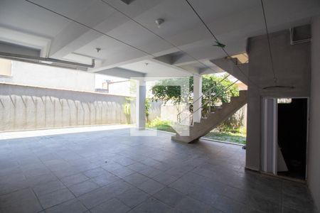 Casa à venda com 210m², 3 quartos e 4 vagasÁrea de Serviço