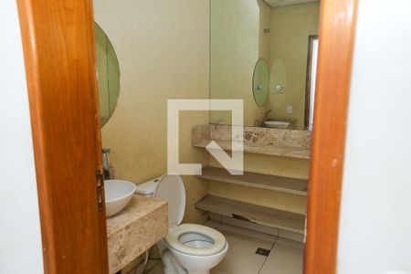 Casa à venda com 270m², 6 quartos e 3 vagas Casa à venda com 270m², 6 quartos e 3 vagasBanheiro Social