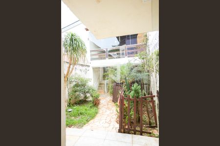 Casa à venda com 270m², 6 quartos e 3 vagas Casa à venda com 270m², 6 quartos e 3 vagasJardim