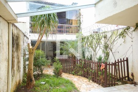 Casa à venda com 270m², 6 quartos e 3 vagas Casa à venda com 270m², 6 quartos e 3 vagasJardim