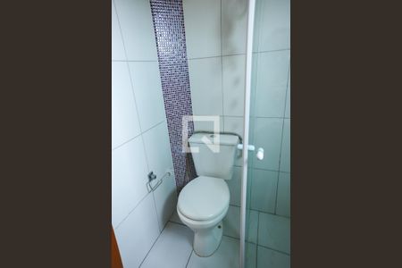 Casa à venda com 270m², 6 quartos e 3 vagas Casa à venda com 270m², 6 quartos e 3 vagasBanheiro 2