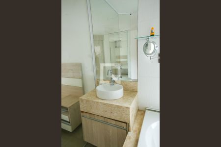 Casa à venda com 270m², 6 quartos e 3 vagas Casa à venda com 270m², 6 quartos e 3 vagasBanheiro - torneira