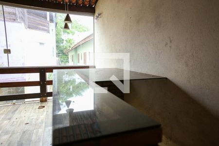 Casa à venda com 270m², 6 quartos e 3 vagas Casa à venda com 270m², 6 quartos e 3 vagasChurrasqueira- balcão