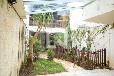 Casa à venda com 270m², 6 quartos e 3 vagas Casa à venda com 270m², 6 quartos e 3 vagasJardim