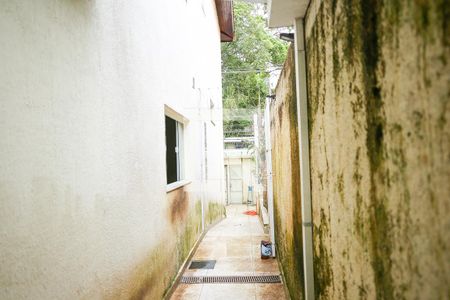 Casa à venda com 270m², 6 quartos e 3 vagas Casa à venda com 270m², 6 quartos e 3 vagascorredor