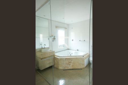 Casa à venda com 270m², 6 quartos e 3 vagas Casa à venda com 270m², 6 quartos e 3 vagasBanheiro da Suíte 1