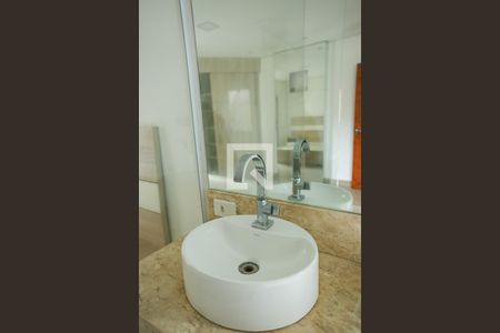 Casa à venda com 270m², 6 quartos e 3 vagas Casa à venda com 270m², 6 quartos e 3 vagasBanheiro da Suíte 1